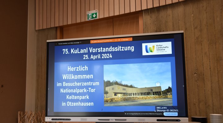 Präsentationsbildschirm zur 75. Vorstandssitzung der KuLanI