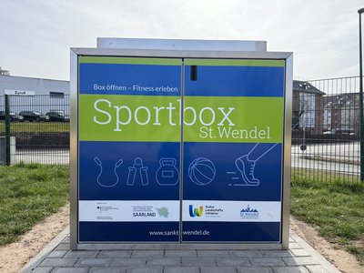 Ansicht der Sportbox mit Förderhinweisen