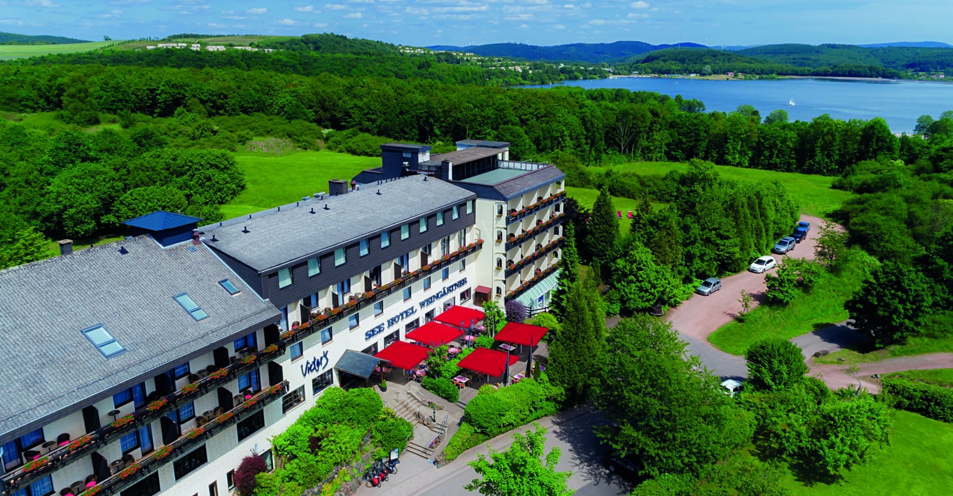 Gebäudekomplex Victor's Seehotel Weingärtner von außen